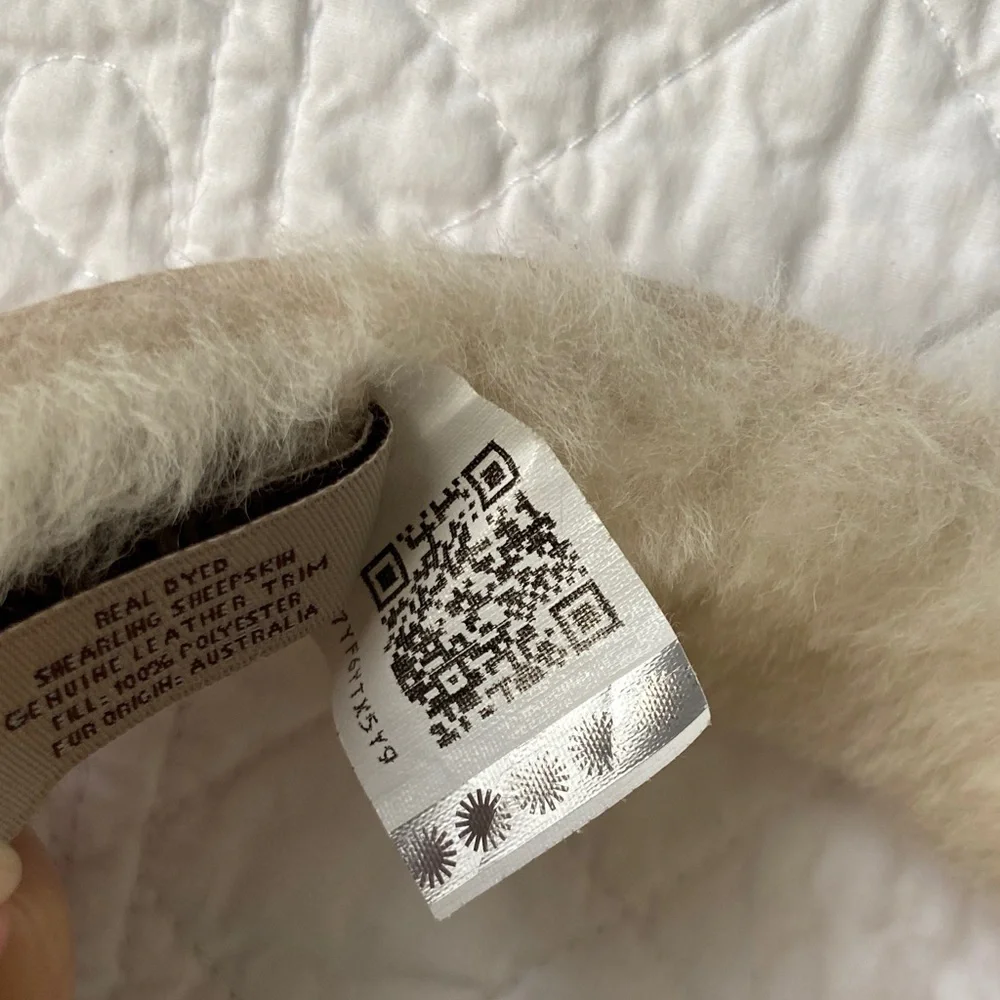 UGG Shearling Suede Earmuffs Cream NEW - Picture 9 of 13